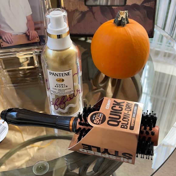 🌹🌹🌹Hair curl cream & Conair brush 🌹🌹🌹 - Picture 1 of 6